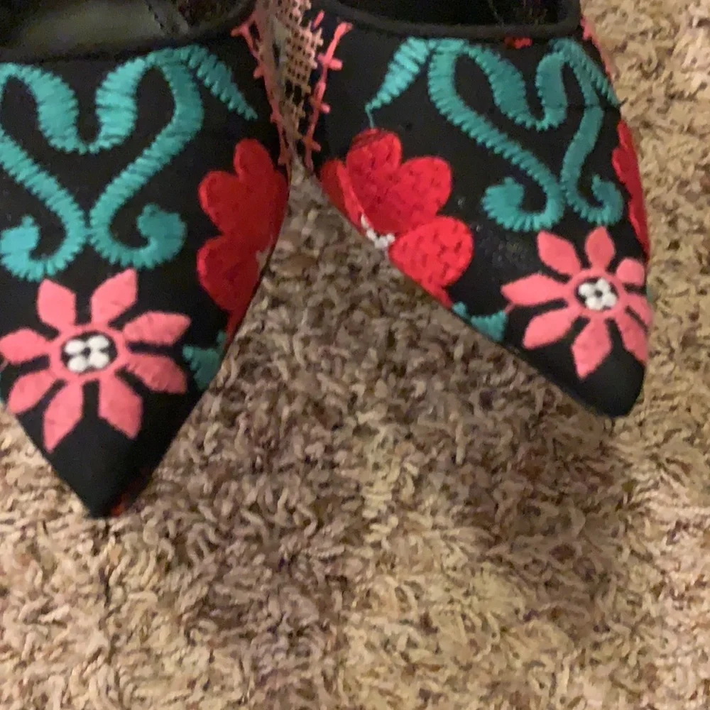 Charles by Charles David Addie multi floral 11 - Picture 5 of 8